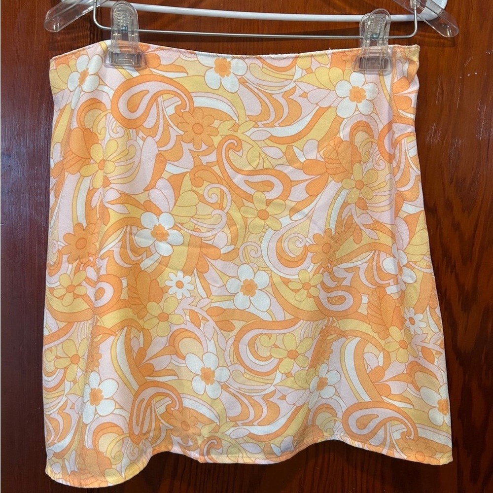 Hollister Vibrant Orange and Yellow swirl floral Mini Skirt